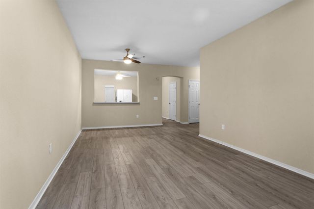 2815 Kings Crossing Drive 102, Houston, TX 77345
