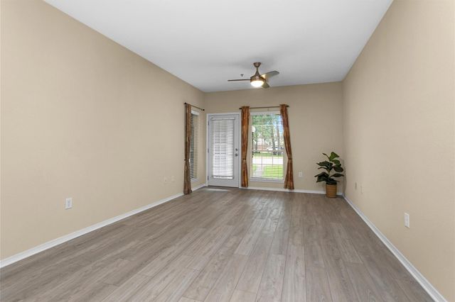 2815 Kings Crossing Drive 102, Houston, TX 77345