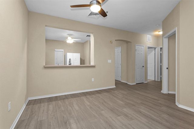 2815 Kings Crossing Drive 102, Houston, TX 77345