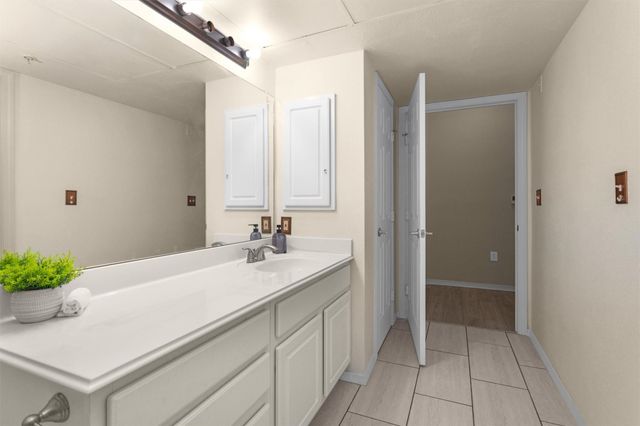 2815 Kings Crossing Drive 102, Houston, TX 77345