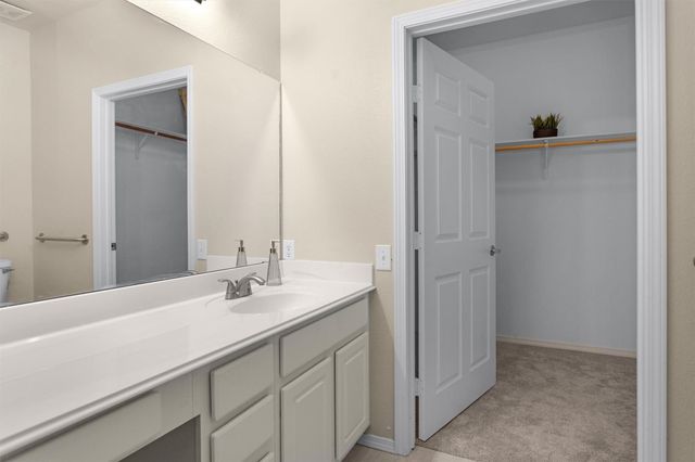 2815 Kings Crossing Drive 102, Houston, TX 77345