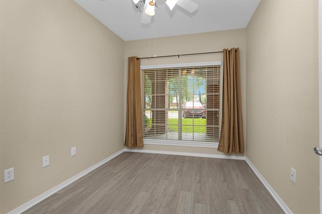 2815 Kings Crossing Drive 102, Houston, TX 77345