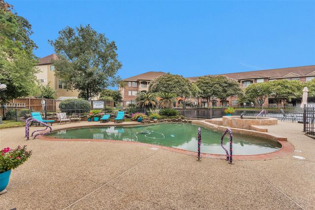 2815 Kings Crossing Drive 102, Houston, TX 77345