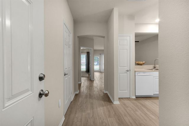 2815 Kings Crossing Drive 102, Houston, TX 77345