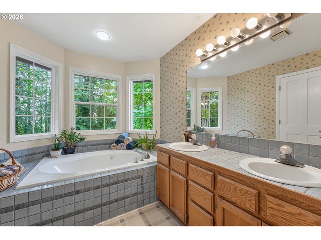 14940 Sw ROSARIO Ln, Portland, OR 97224