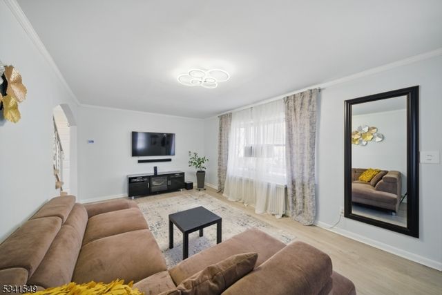 136 CATHERINE AVE, Mahwah Twp., NJ 07430