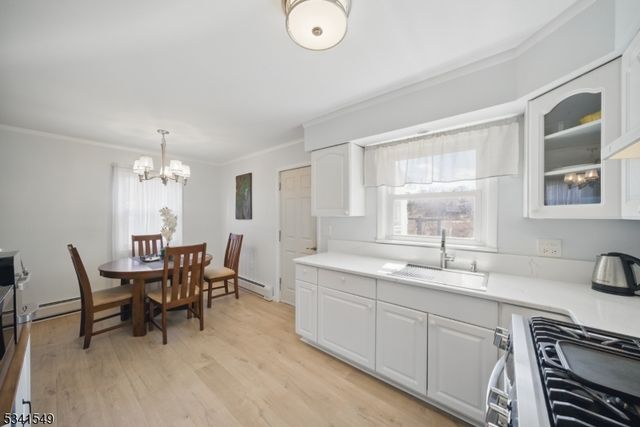 136 CATHERINE AVE, Mahwah Twp., NJ 07430