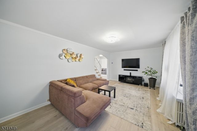 136 CATHERINE AVE, Mahwah Twp., NJ 07430