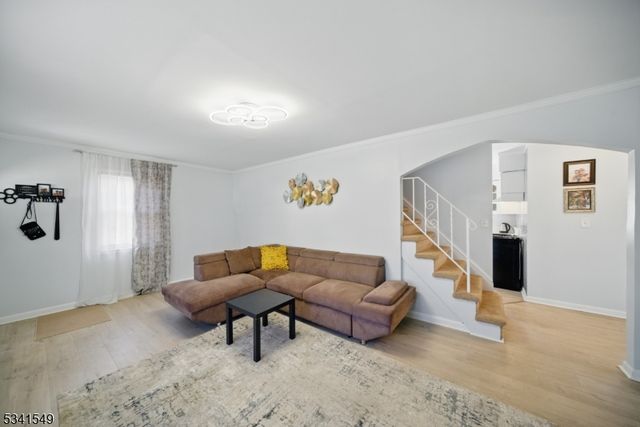 136 CATHERINE AVE, Mahwah Twp., NJ 07430