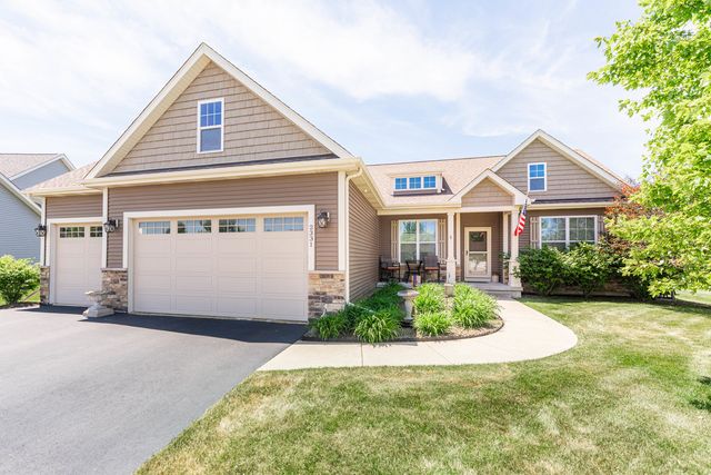 2331 Coventry Circle S, Sycamore, IL 60178