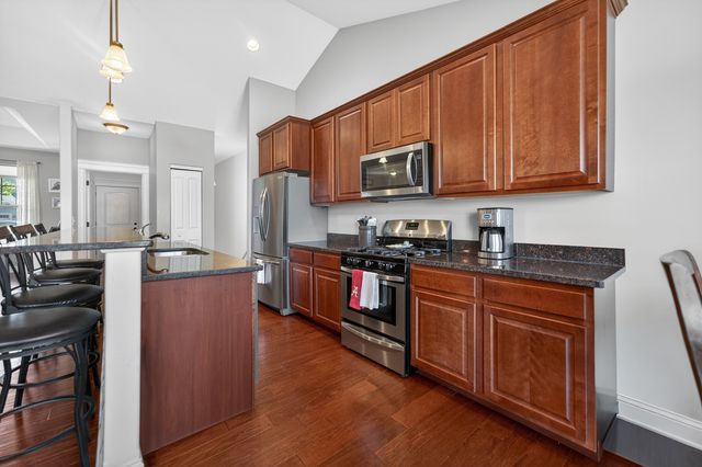2331 Coventry Circle S, Sycamore, IL 60178