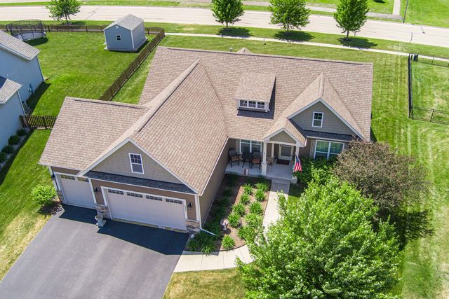 2331 Coventry Circle S, Sycamore, IL 60178