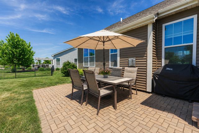 2331 Coventry Circle S, Sycamore, IL 60178