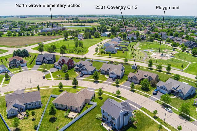 2331 Coventry Circle S, Sycamore, IL 60178