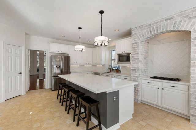 14 Mammoth Springs Court, The Woodlands, TX 77382