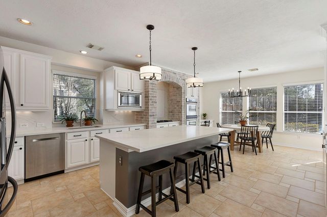 14 Mammoth Springs Court, The Woodlands, TX 77382