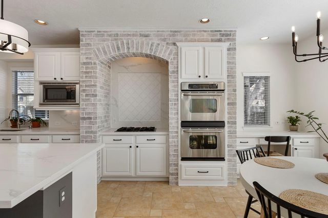 14 Mammoth Springs Court, The Woodlands, TX 77382