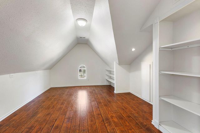 14 Mammoth Springs Court, The Woodlands, TX 77382