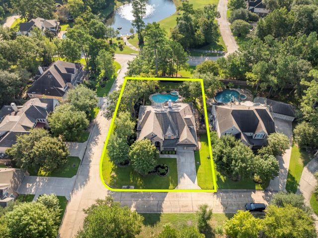 14 Mammoth Springs Court, The Woodlands, TX 77382