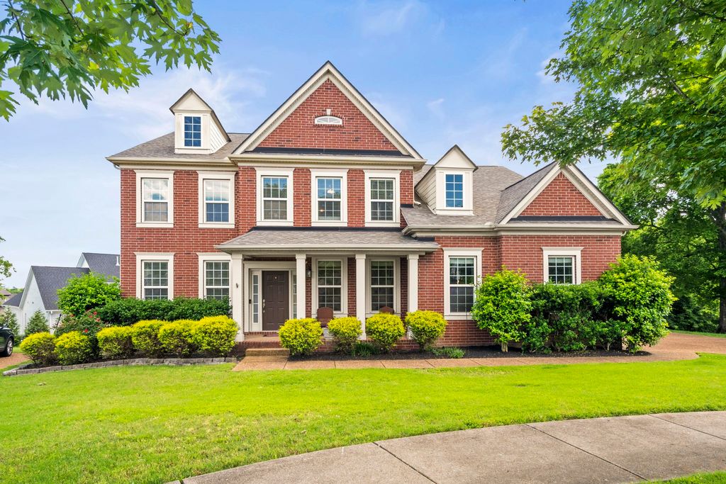 107 Stalbridge Ct, Gallatin, TN 37066