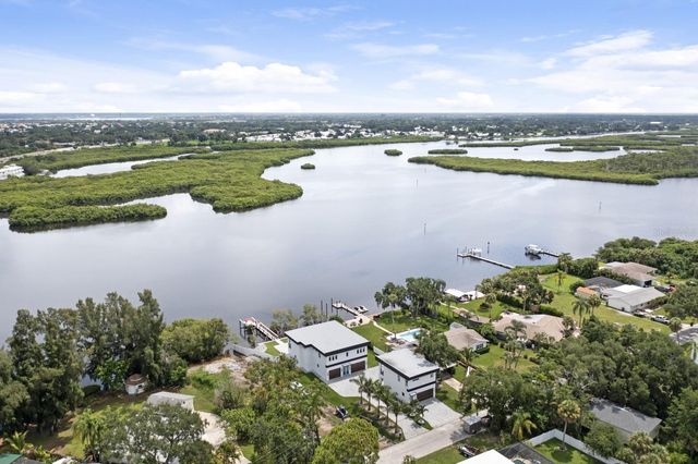 711 TROPICAL DRIVE, Bradenton, FL 34208