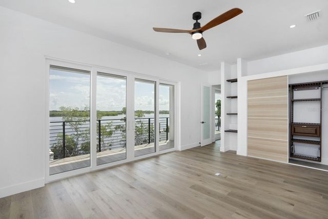 711 TROPICAL DRIVE, Bradenton, FL 34208