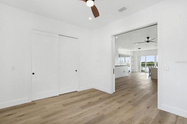 711 TROPICAL DRIVE, Bradenton, FL 34208
