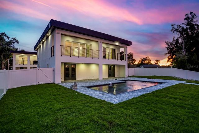 711 TROPICAL DRIVE, Bradenton, FL 34208