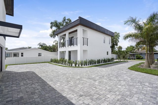 711 TROPICAL DRIVE, Bradenton, FL 34208