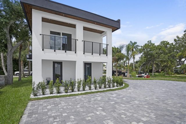 711 TROPICAL DRIVE, Bradenton, FL 34208
