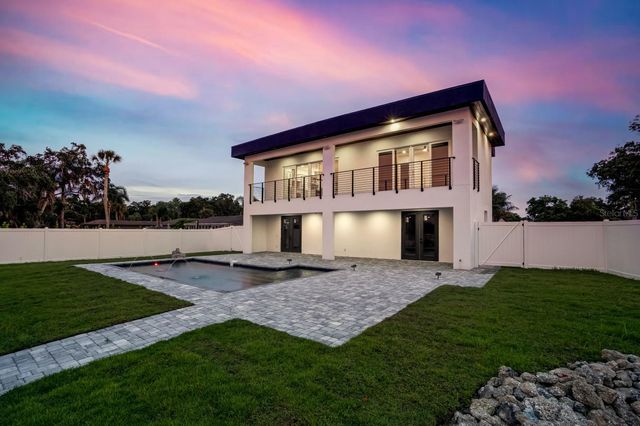 711 TROPICAL DRIVE, Bradenton, FL 34208