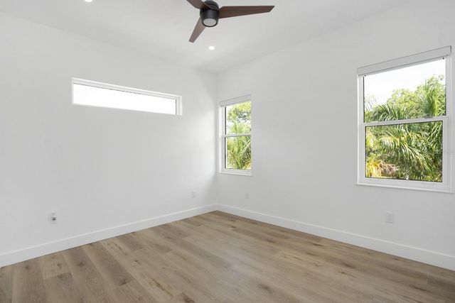 711 TROPICAL DRIVE, Bradenton, FL 34208
