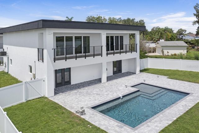 711 TROPICAL DRIVE, Bradenton, FL 34208