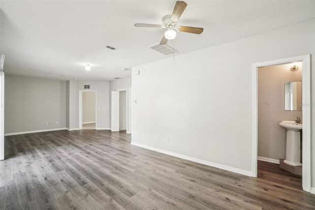 2420 E IDA STREET, Tampa, FL 33610