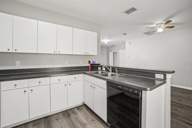 2420 E IDA STREET, Tampa, FL 33610