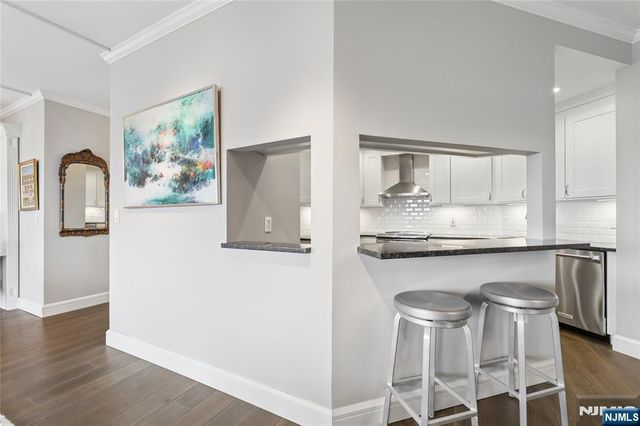 100 Carlyle Drive 9ES, Cliffside Park, NJ 07010