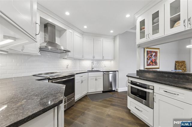 100 Carlyle Drive 9ES, Cliffside Park, NJ 07010