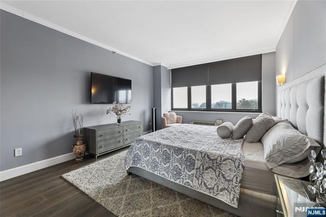 100 Carlyle Drive 9ES, Cliffside Park, NJ 07010