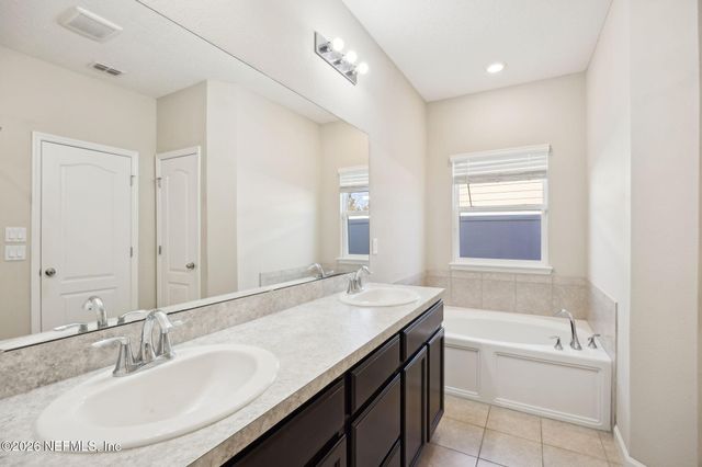 5598 KELLAR Circle, Jacksonville, FL 32218