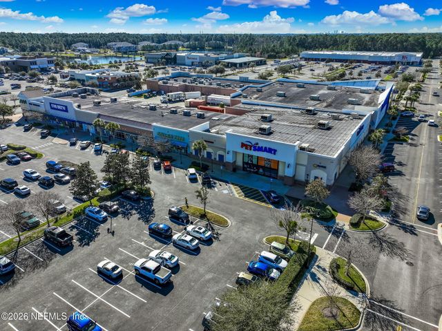 5598 KELLAR Circle, Jacksonville, FL 32218