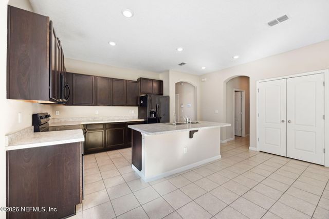 5598 KELLAR Circle, Jacksonville, FL 32218