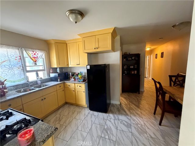 936 N Laurel, Ontario, CA 91762