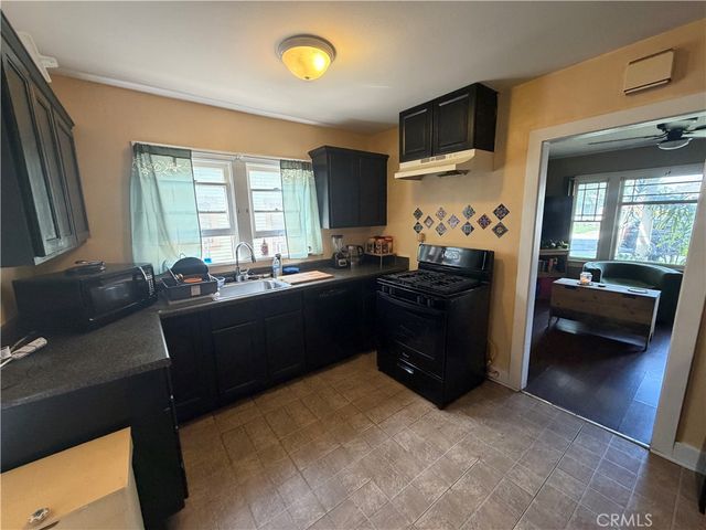 936 N Laurel, Ontario, CA 91762