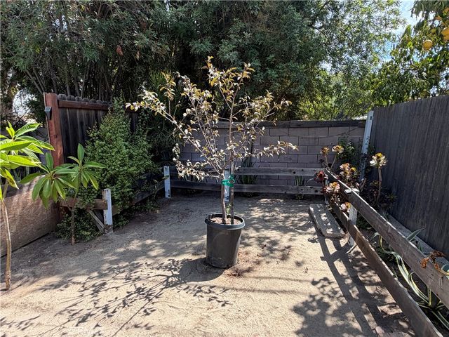 936 N Laurel, Ontario, CA 91762