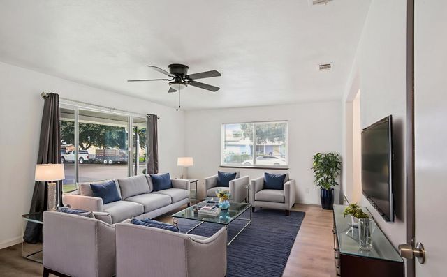 404 S Shasta Ave, Stockton, CA 95205