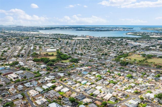923 Upalu Street, Pearl City, HI 96782