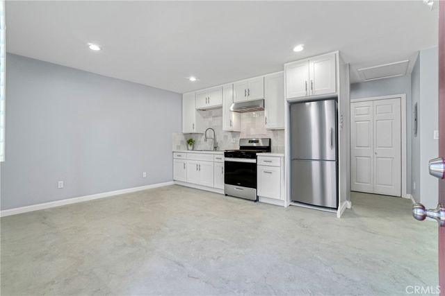 9410 Zelzah Avenue, Northridge, CA 91325
