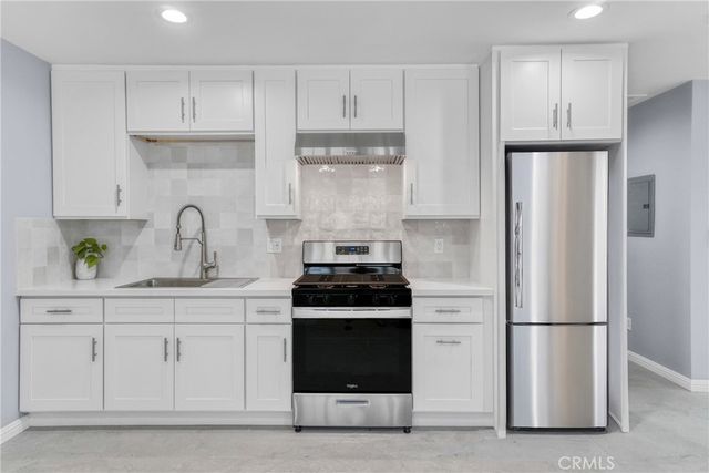 9410 Zelzah Avenue, Northridge, CA 91325