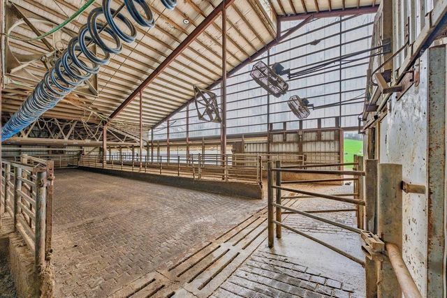 E9450 B Road, Sauk City, WI 53583