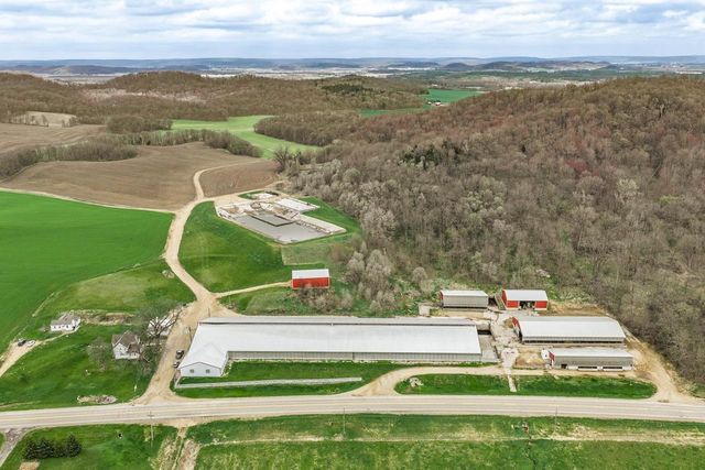 E9450 B Road, Sauk City, WI 53583
